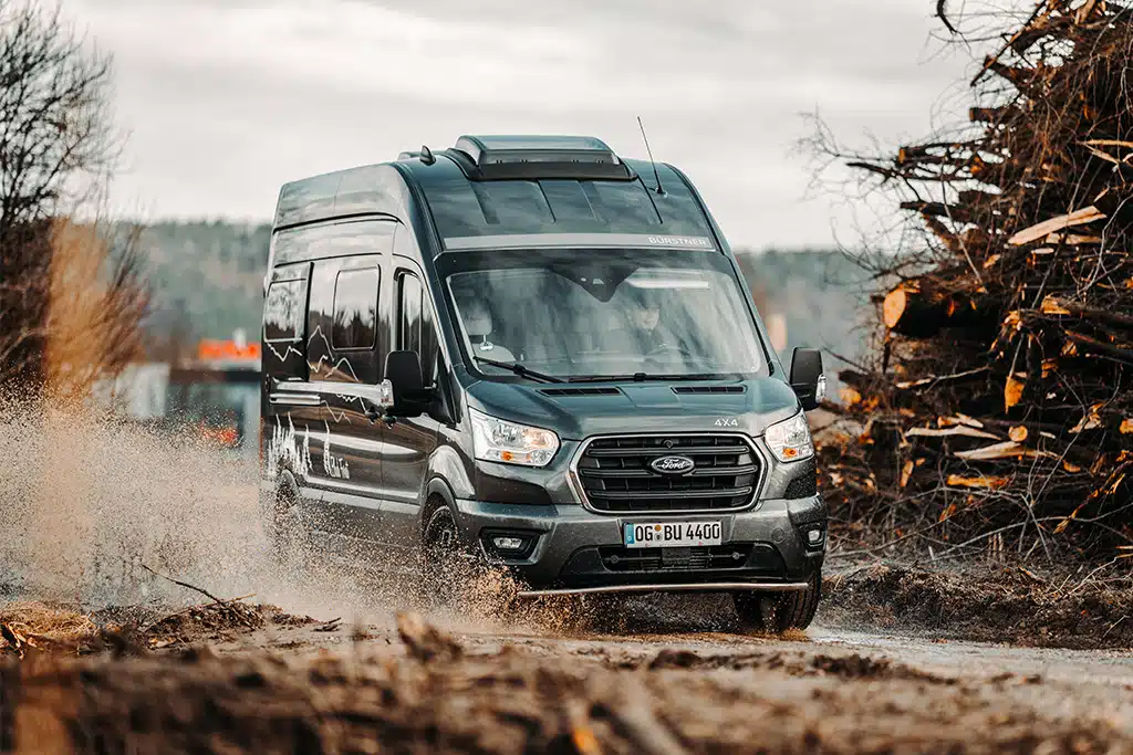 Buerstner-Lineo-C-590-4x4-Black-Forest-03.jpg.webp