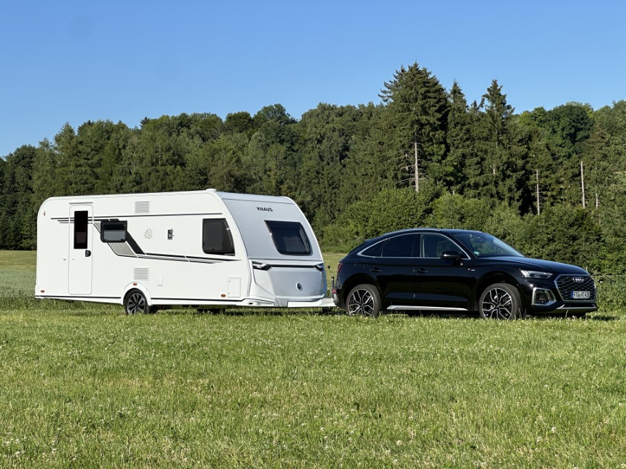 Knaus-Suedwind_Black_Selection.JPG