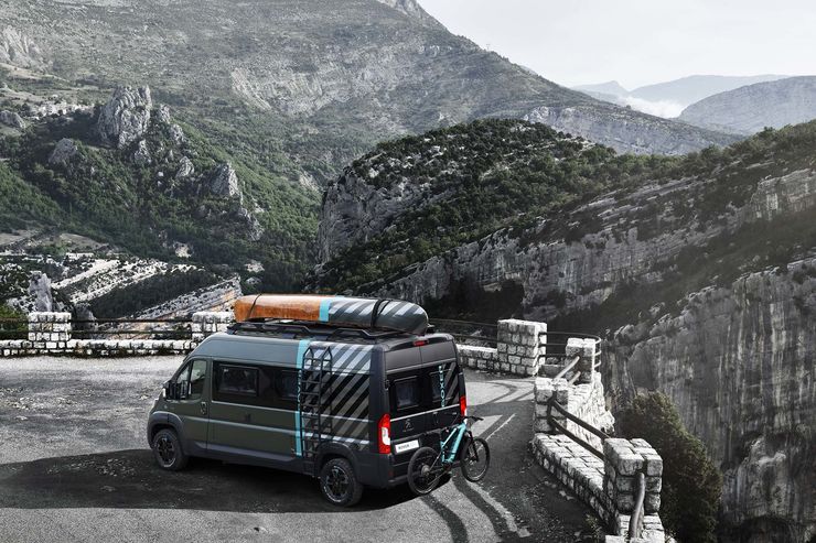 Peugeot Boxer 4x4 Concept Challenger außen