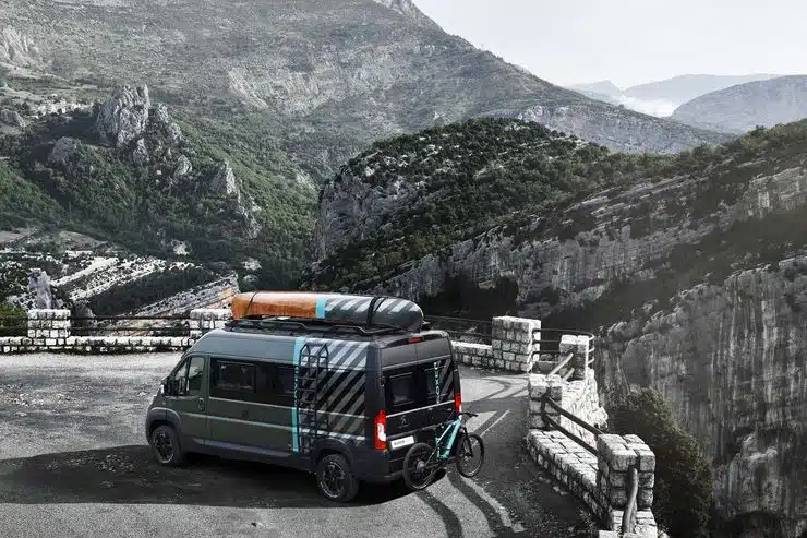 Peugeot Boxer 4x4 Concept Challenger außen