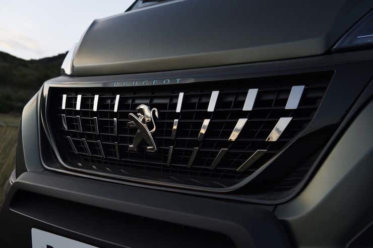 Peugeot Boxer 4x4 Concept Challenger Front
