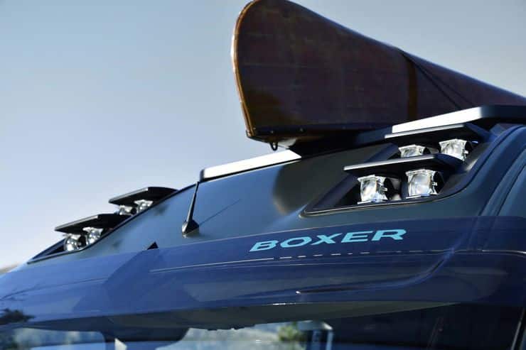 Peugeot Boxer 4x4 Concept Challenger LED-Scheinwerfer