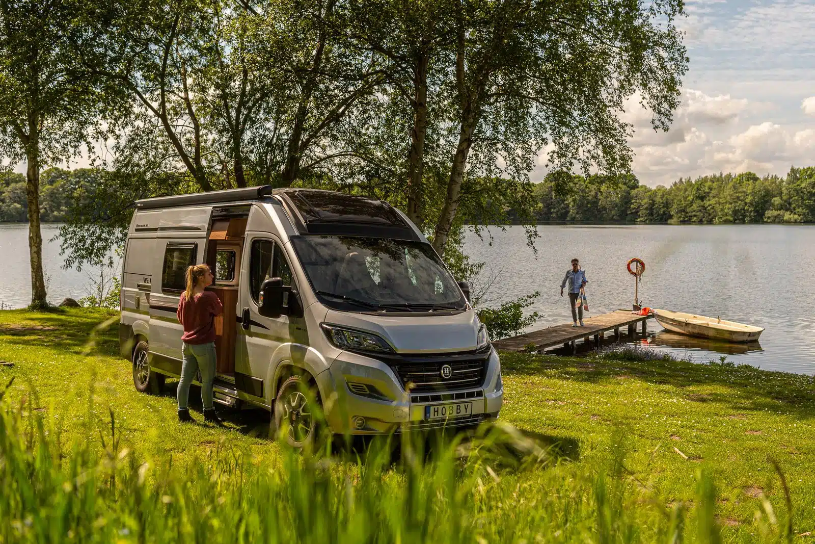 Das Panoramadach über dem Fahrerhaus heißt beim Hersteller aus Fockbek „Hobby Top“.