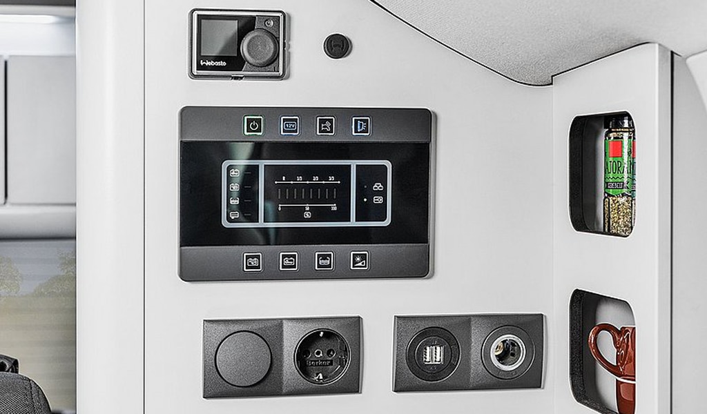 VanTourer Urban auf Mercedes-Benz Vito Kontrollpanel