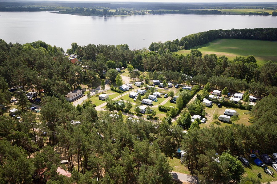 Platz 9: Camping- und Ferienpark Havelberge, Deutschland. Weitläufiger, naturnaher Platz in schöner Lage am See im Müritz-Nationalpark.