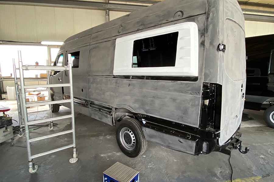 Raptor auf Camper lackieren