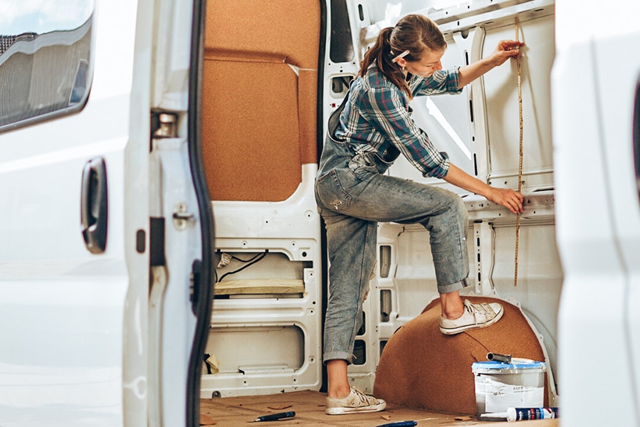 Selbstausbau: Camper dämmen mit Kork - CamperVans Magazin