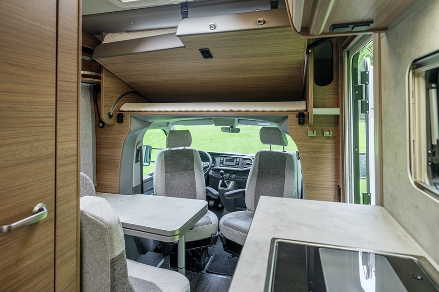Knaus Tourer Van Dinette und Fahrerhaus