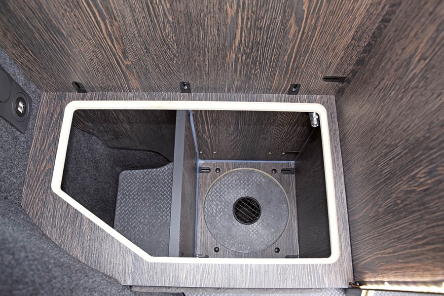 Staufach im Boden des Nordvan MK 490