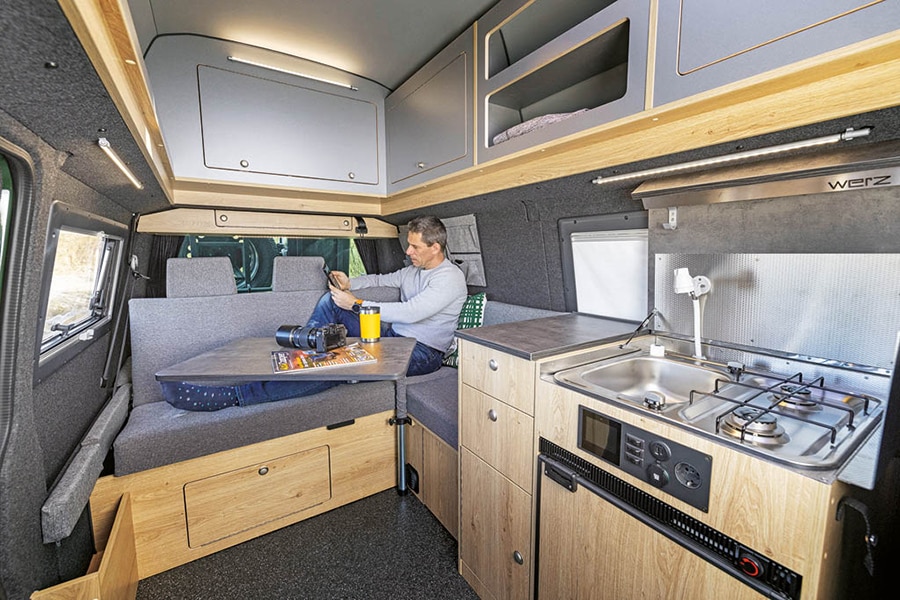 VW T3 Wohnmobilausstattung, Schränke, Bett, Kühlschrank, Küche