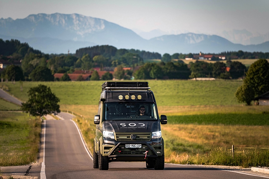 Stone Offroad Design Proline auf Landstraße