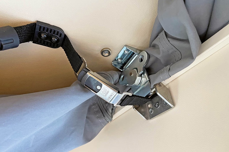 Verschluss des Zeltbalgs des Aufstelldachs