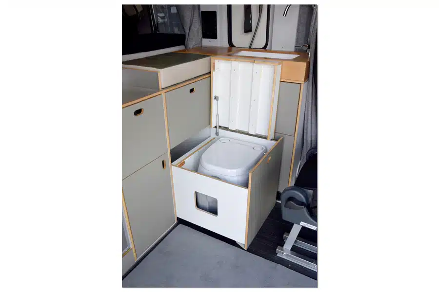 Toilette im Rocket One M