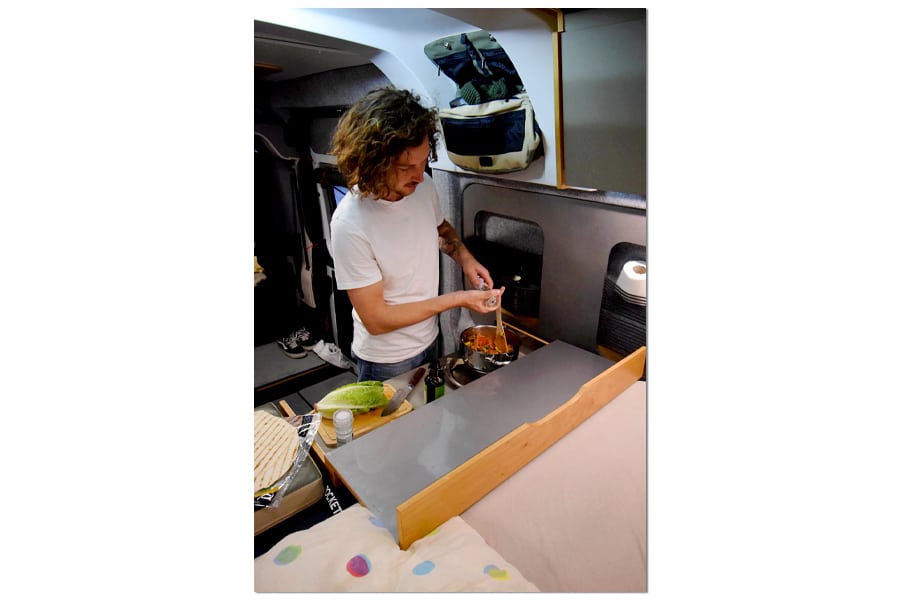 Kochen im Rocket Camper One M