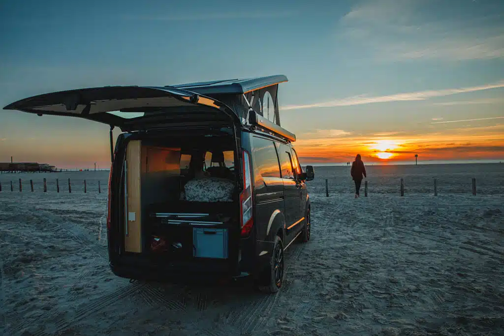 Neuländer Camper auf Ford Transit Custom