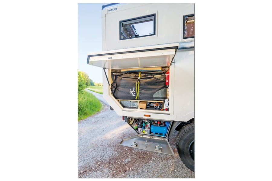 Von außen zu öffnendes Staufach im Iveco