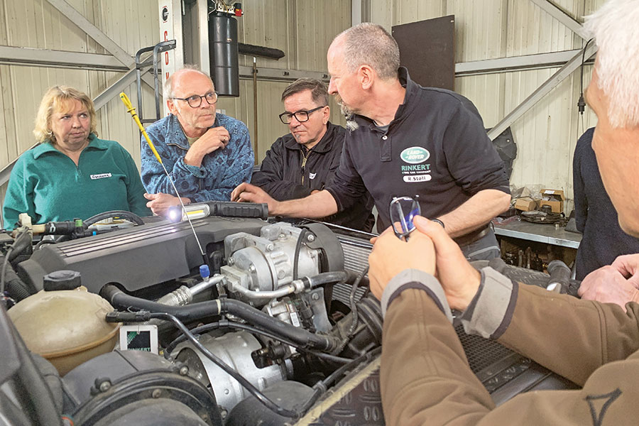 Buschschrauber-Kurs-Teilnehmer