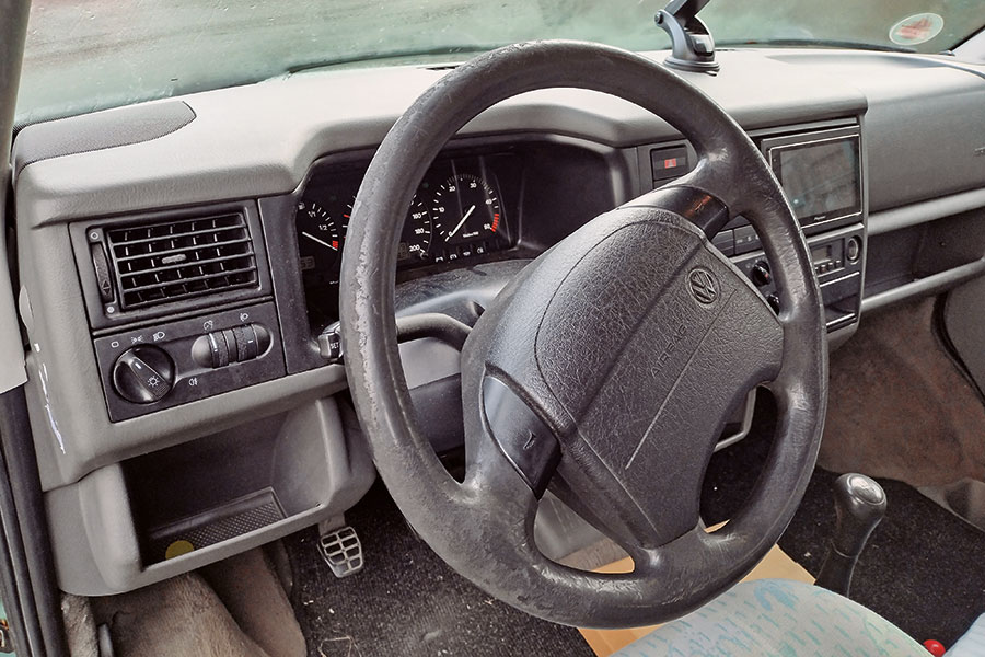 Original-Lenkrad im VW T4 California Exclusive von 1996