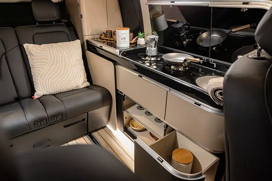 Mercedes-Benz-V-Klasse-Marco-Polo-Kueche