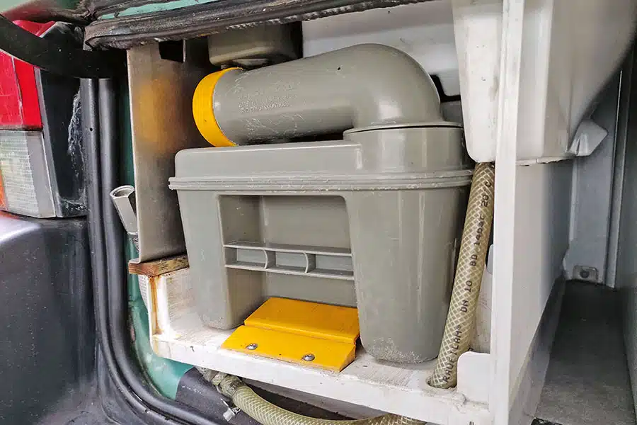 Toilettenkassette im VW T4 California Exclusive