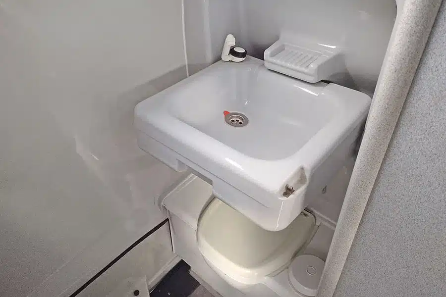 Klappwaschbecken im VW T4 California Exclusive