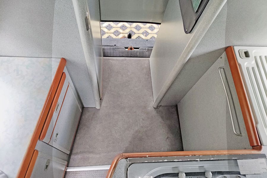 Neuer Fußboden im T4 California Exclusive