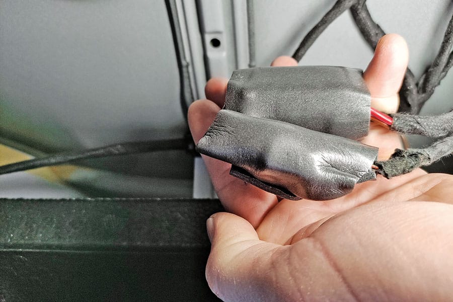 Die Stecker werden isoliert