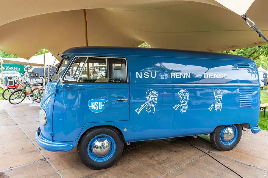 Blauer VW T1