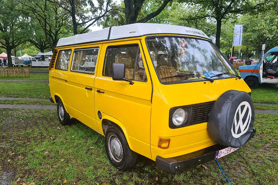 Gelber VW T3