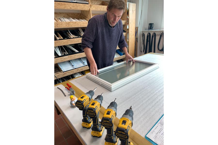 Fertigung eines Fensters bei KCT