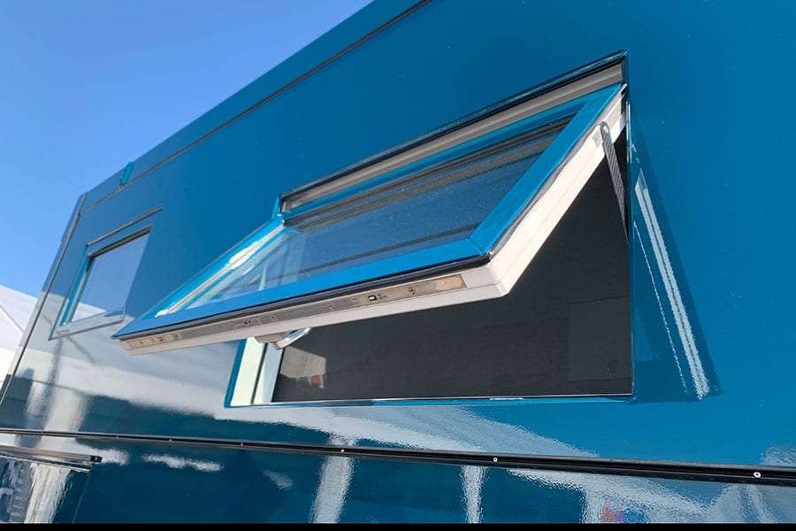 Carbon-Ausstellfenster