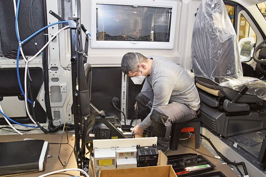 Verlegung der Elektrik im Kastenwagen-Camper