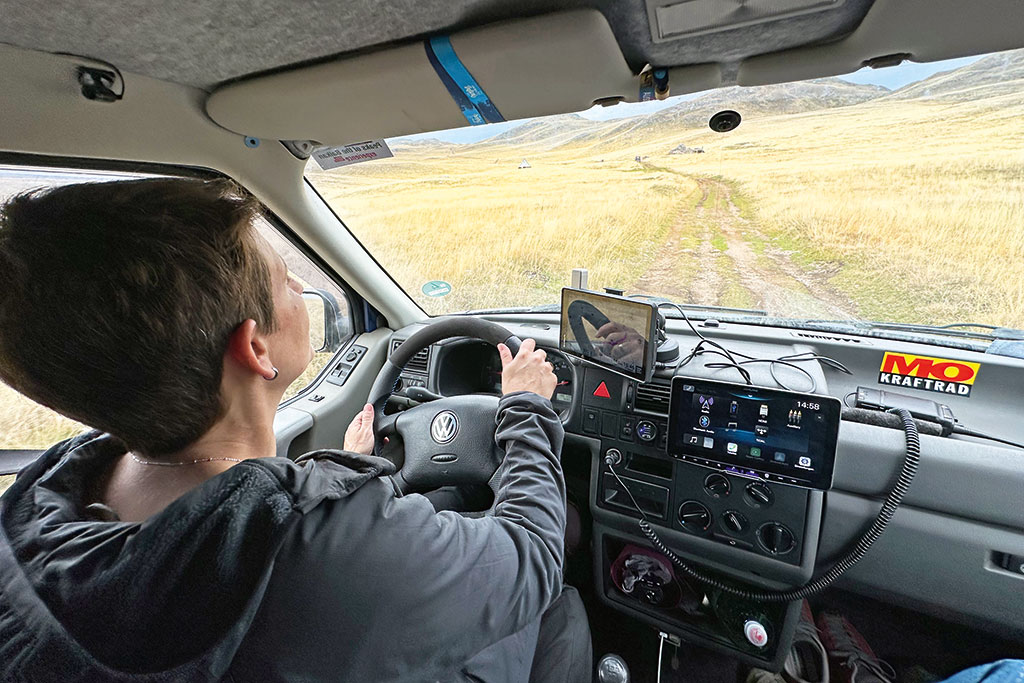 Autofahrerin am Steuer
