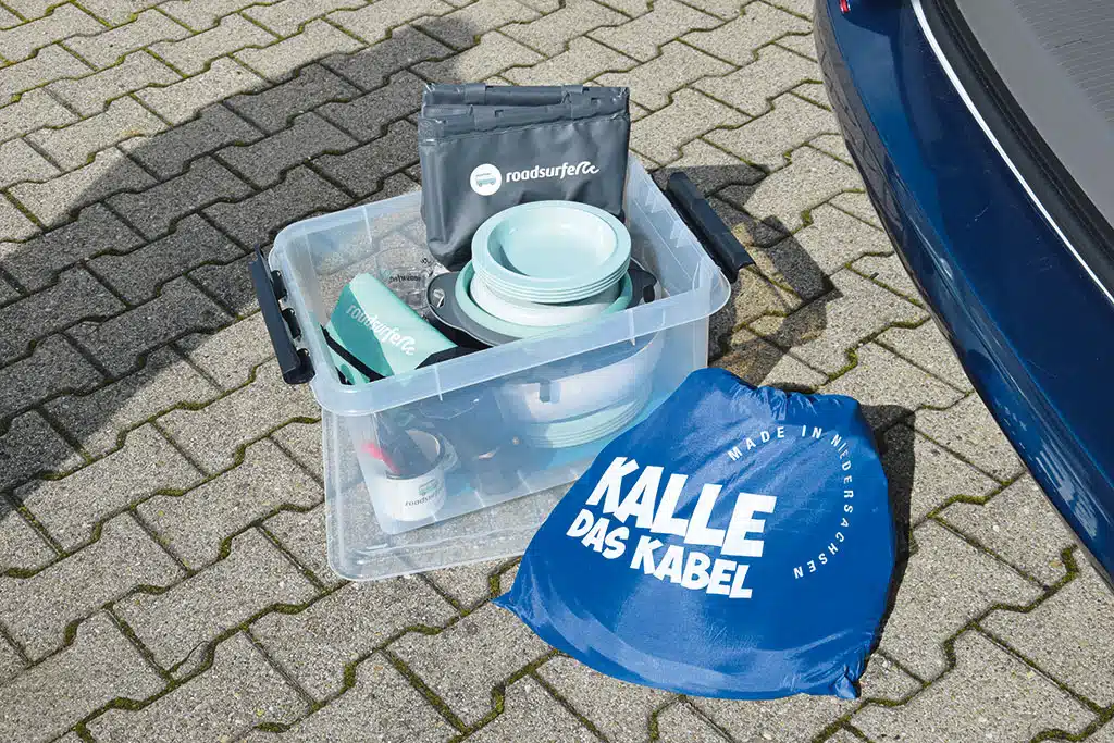 Geschirr-Set und CEE-Kabel