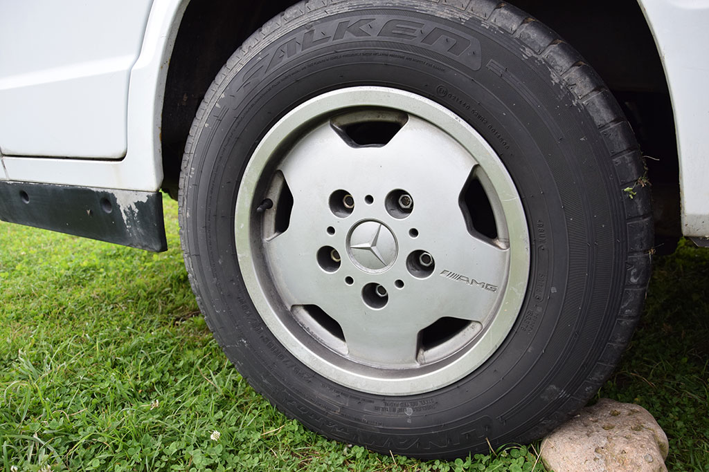 Reifen mit Alufelgen