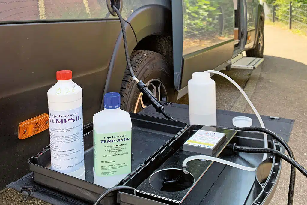 Wassertank reinigen: Campervan und Produkte für die Reinigung des Wassertanks