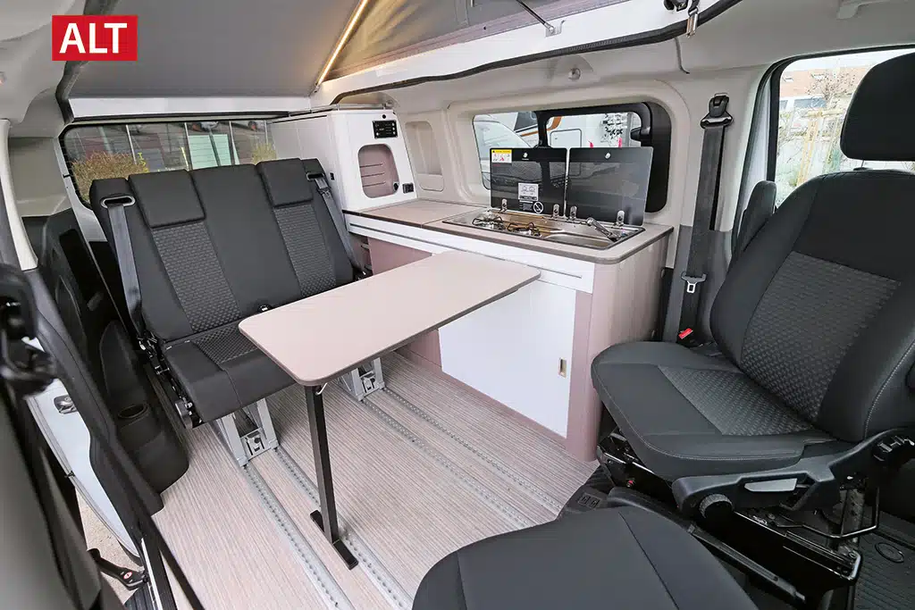 Durchschuss Campingbus-Innenraum