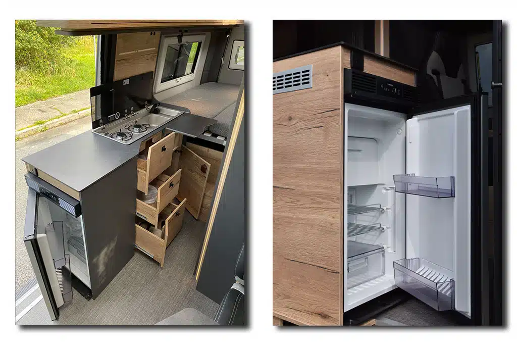 Küche und Kühlschrank in einem Kastenwagen von Pössl