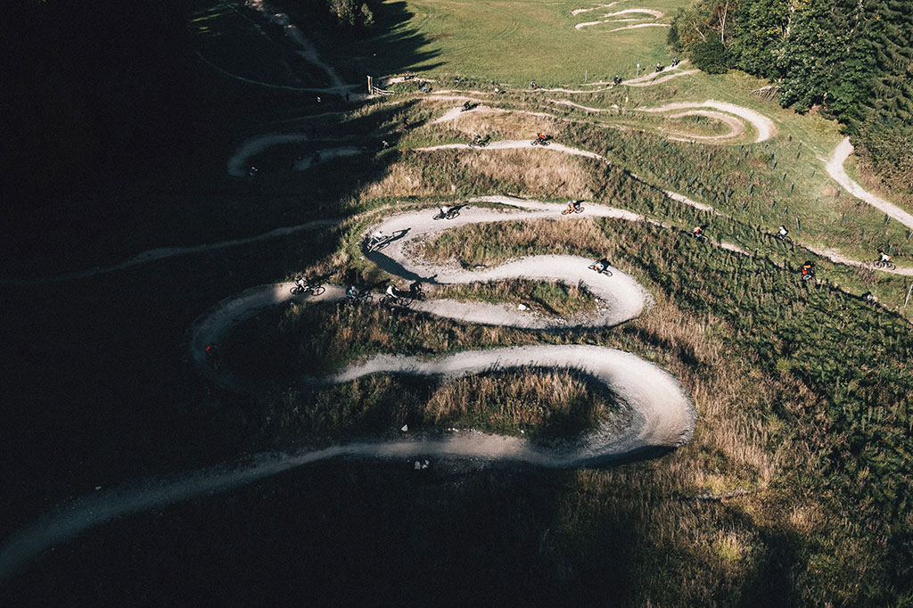 Stark gewundener Mountainbike-Trail