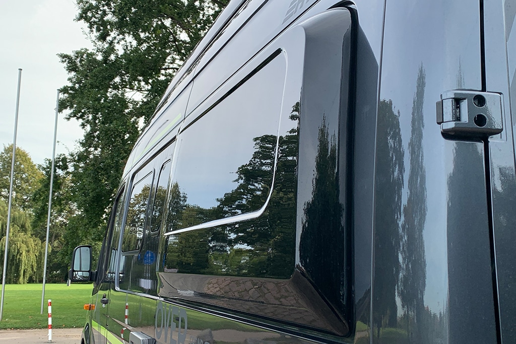 Karosserieverbreiterung für Querbetten an neuem Hymer-Kastenwagen