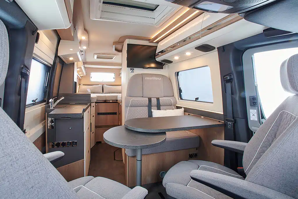 Gediegenes Campervan-Interieur im neuen Malibu Genius