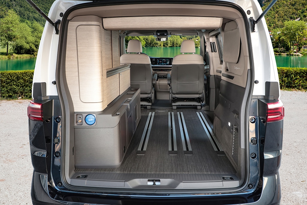 Laderaum im Campingbus VW California ohne Bett und Sitze.