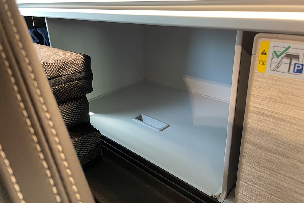 Staufach im Campingbus VW California Ocean