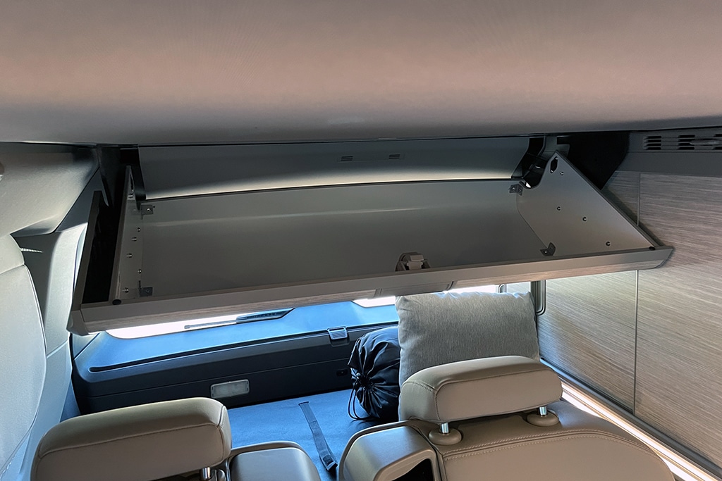 Dachstauschrank im Campingbus VW California Ocean