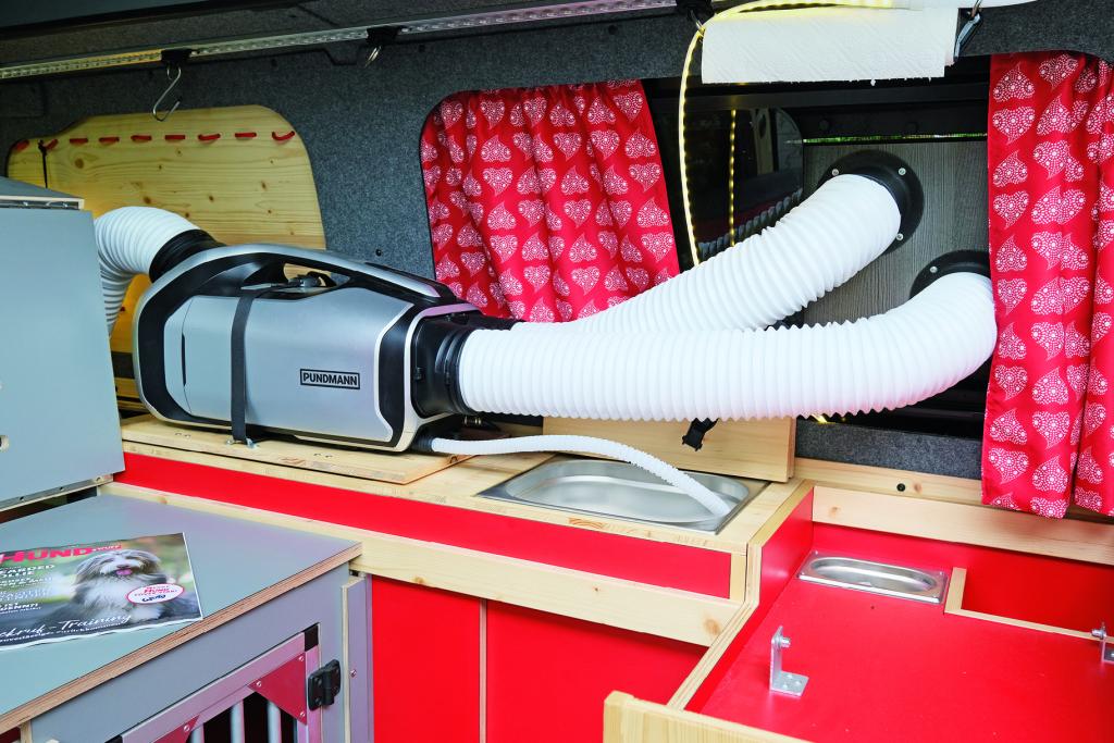 Detailbild Klimaanlage im Campingbus