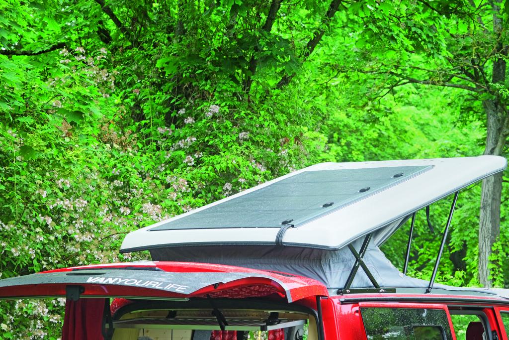 Detailbild Solaranlage auf Campingbus-Aufstelldach