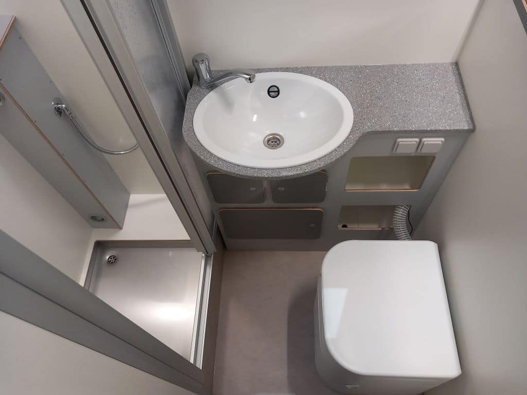 Kleines Bad im Expeditionsmobil