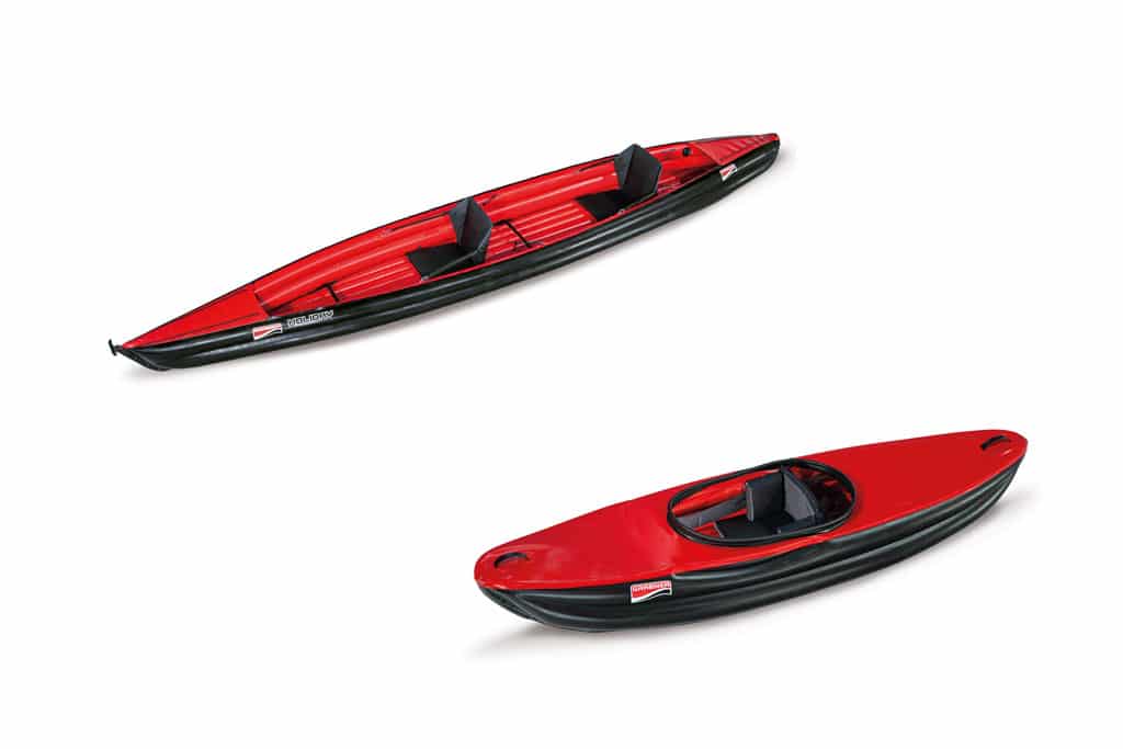 Zwei rote kleine Boote