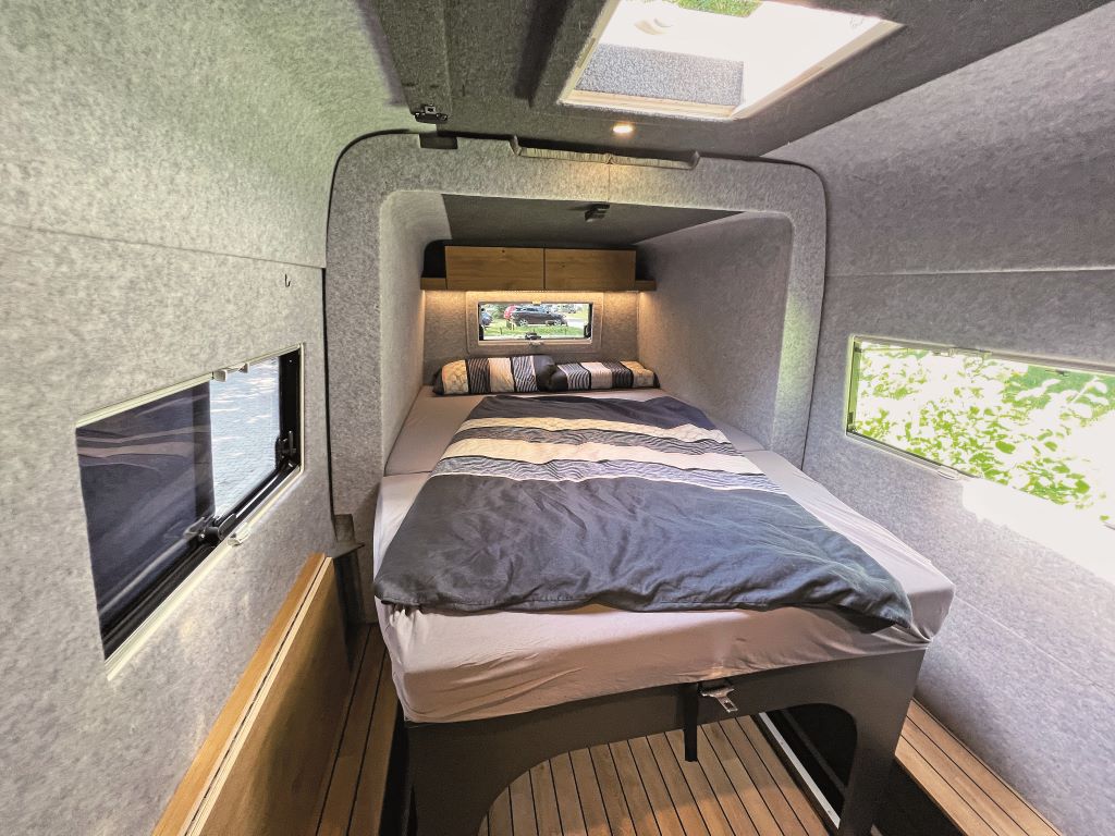 Bett im Campervan