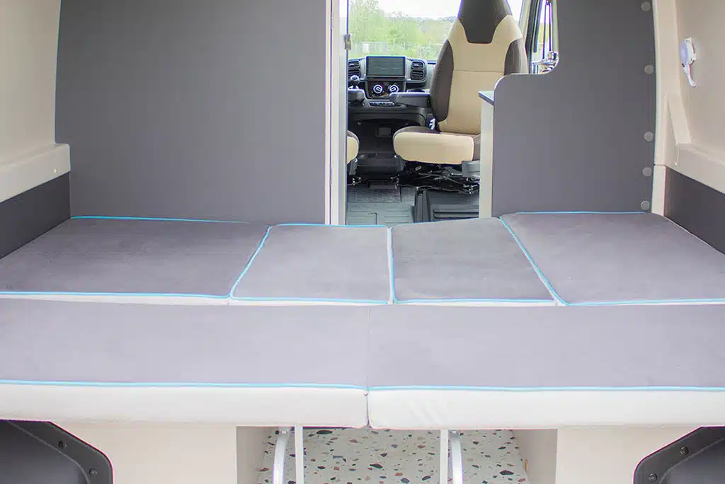 Bett im Campervan